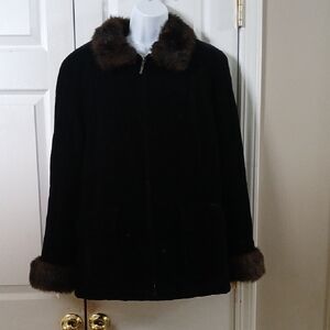 Gallery Women's Black velvet style Brown Faux Fur Trim Jacket Sz M